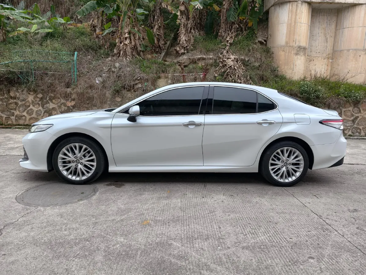 2021 Toyota Camry 2.5L 209HP L4 8AT,autocango,china used car exporter,china ev exporter,chinese used car exporter,chinese used ev exporter
