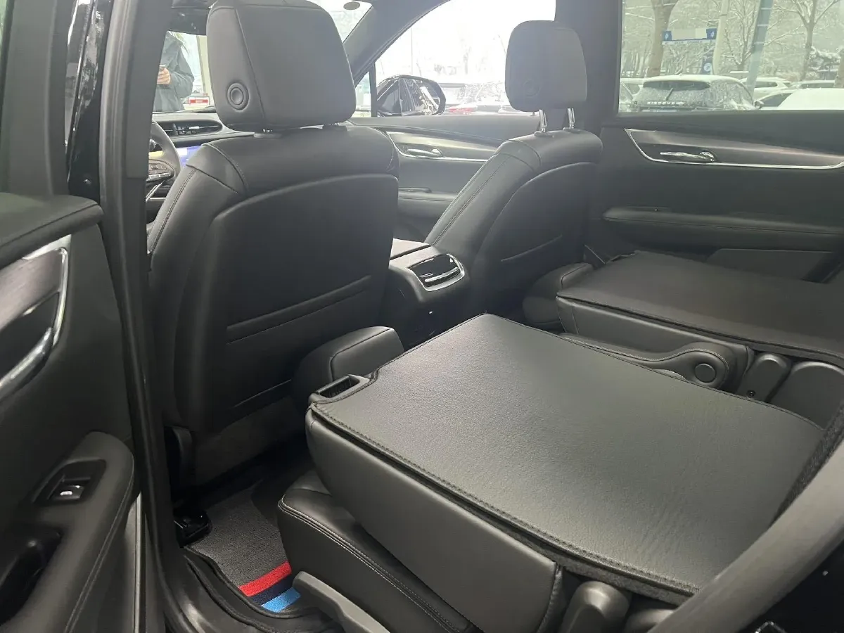 2022 Cadillac XT6 2.0T 237HP L4 9AT,autocango,china used car exporter,china ev exporter,chinese used car exporter,chinese used ev exporter