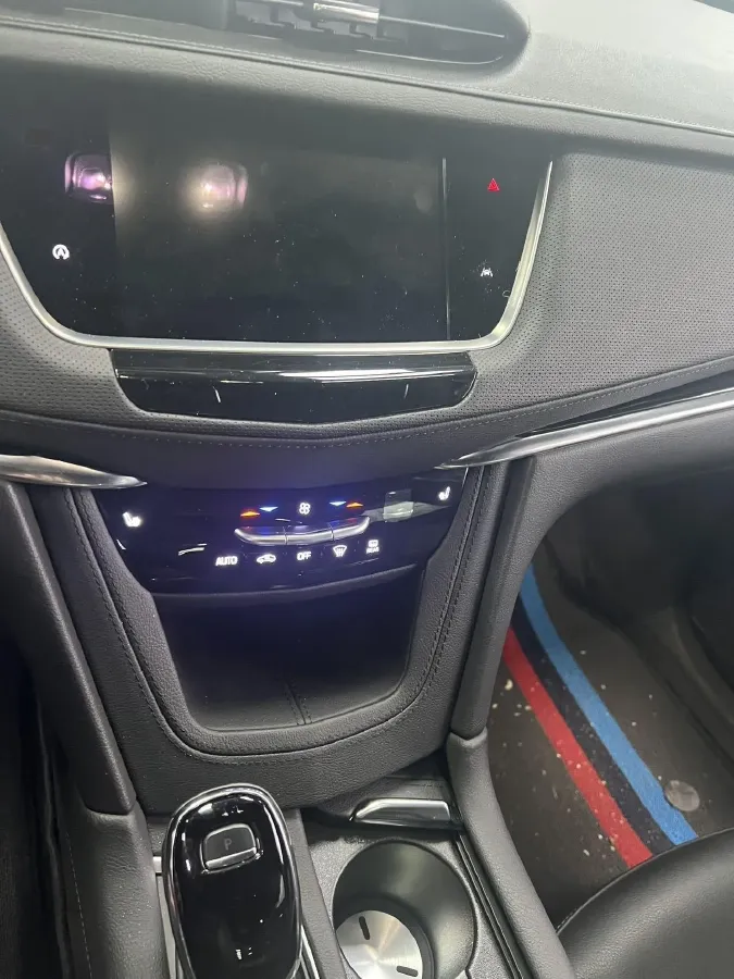 2022 Cadillac XT6 2.0T 237HP L4 9AT,autocango,china used car exporter,china ev exporter,chinese used car exporter,chinese used ev exporter