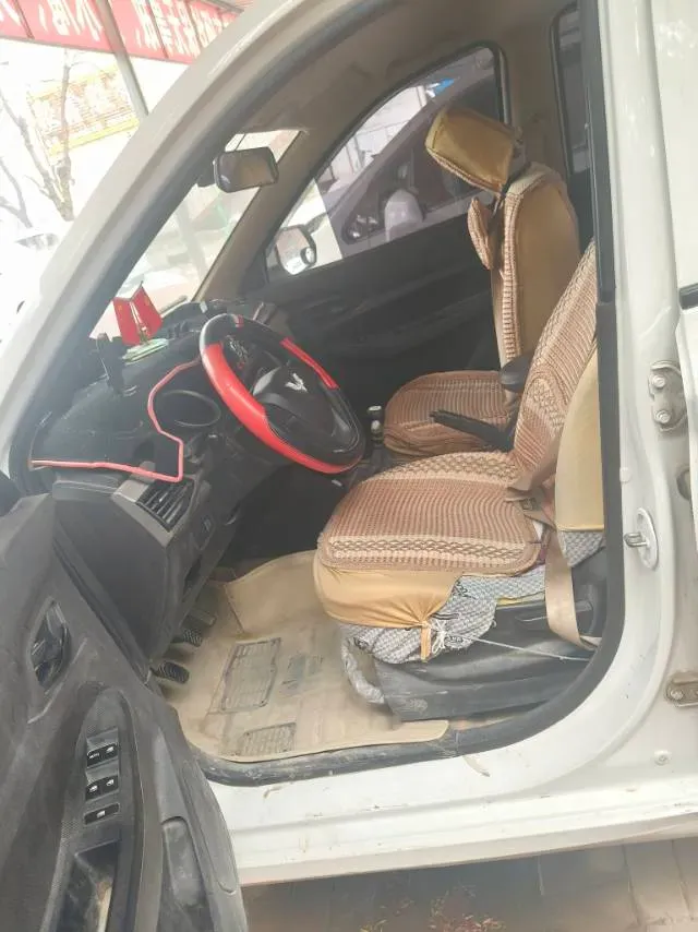 2019 WuLing HongGuang 1.5L 99HP L4 6MT,autocango,china used car exporter,china ev exporter,chinese used car exporter,chinese used ev exporter