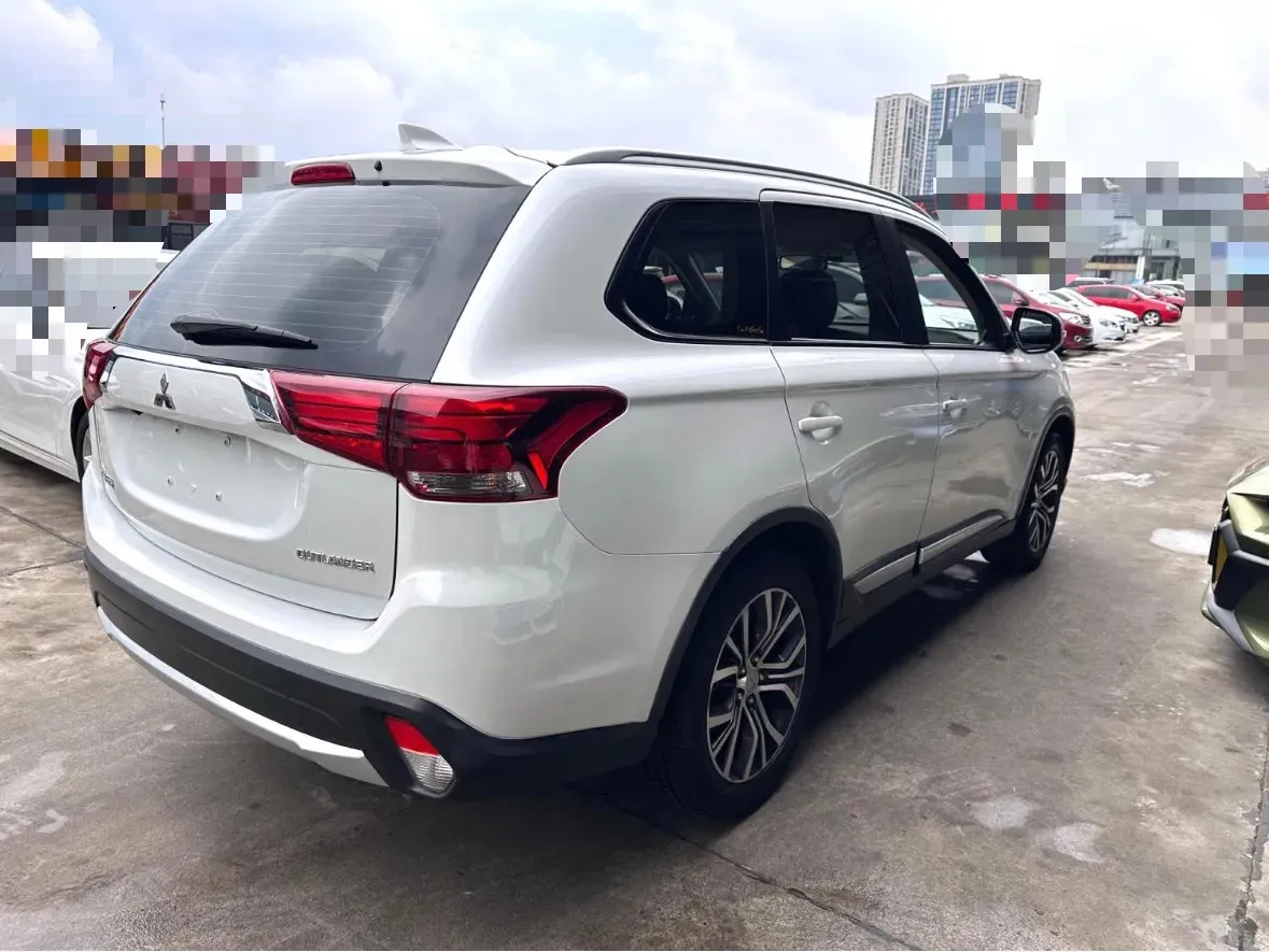 2018 Mitsubishi Outlander 2.0L 166HP L4 CVT,autocango,china used car exporter,china ev exporter,chinese used car exporter,chinese used ev exporter