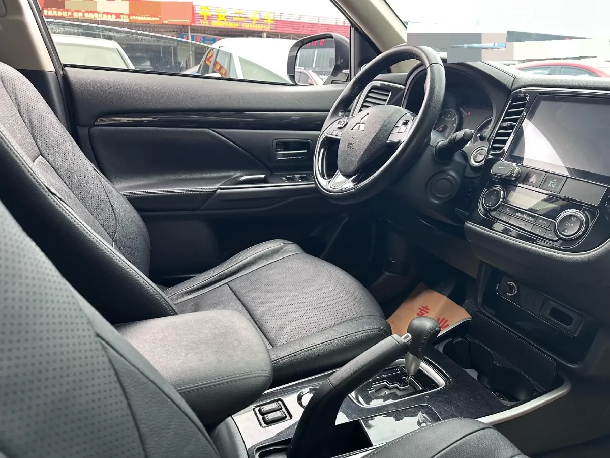 2018 Mitsubishi Outlander 2.0L 166HP L4 CVT,autocango,china used car exporter,china ev exporter,chinese used car exporter,chinese used ev exporter