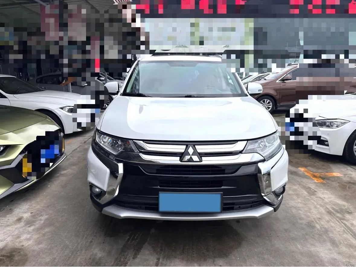 2018 Mitsubishi Outlander 2.0L 166HP L4 CVT,autocango,china used car exporter,china ev exporter,chinese used car exporter,chinese used ev exporter
