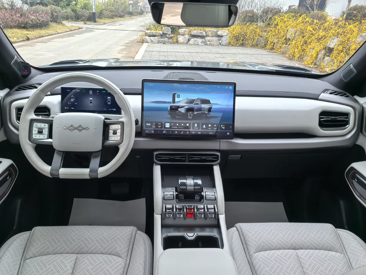 2025 FangChengBao Tai 3 BEV,autocango,china used car exporter,china ev exporter,chinese used car exporter,chinese used ev exporter