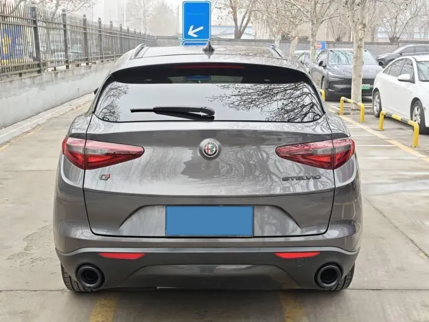 2019 Alfa Romeo Stelvio 2.0T 280HP L4 8AT,autocango,china used car exporter,china ev exporter,chinese used car exporter,chinese used ev exporter
