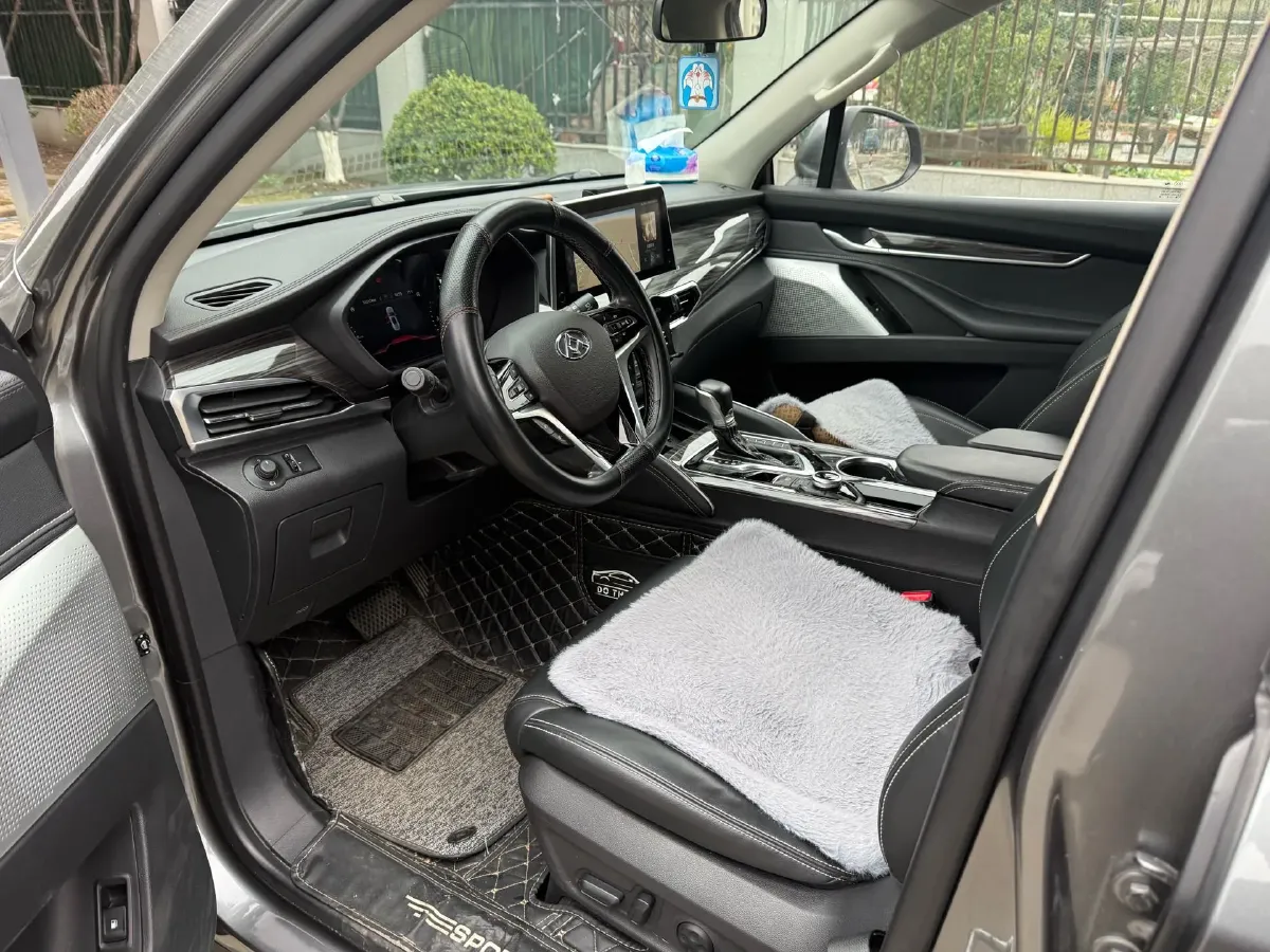 2017 MAXUS D90 2.0T 224HP L4 6AT,autocango,china used car exporter,china ev exporter,chinese used car exporter,chinese used ev exporter