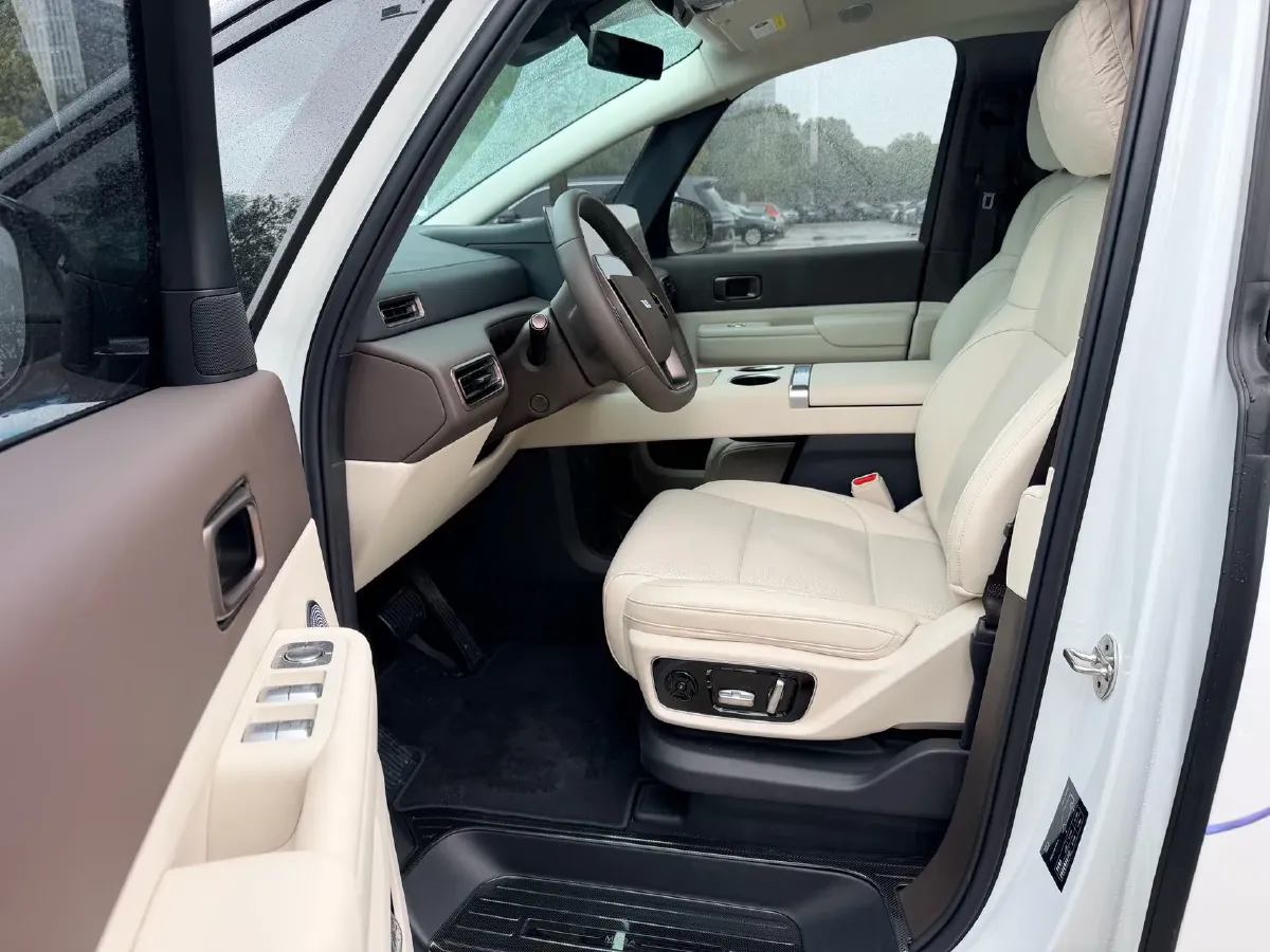 2024 Li MEGA BEV 102.7KWH,autocango,china used car exporter,china ev exporter,chinese used car exporter,chinese used ev exporter