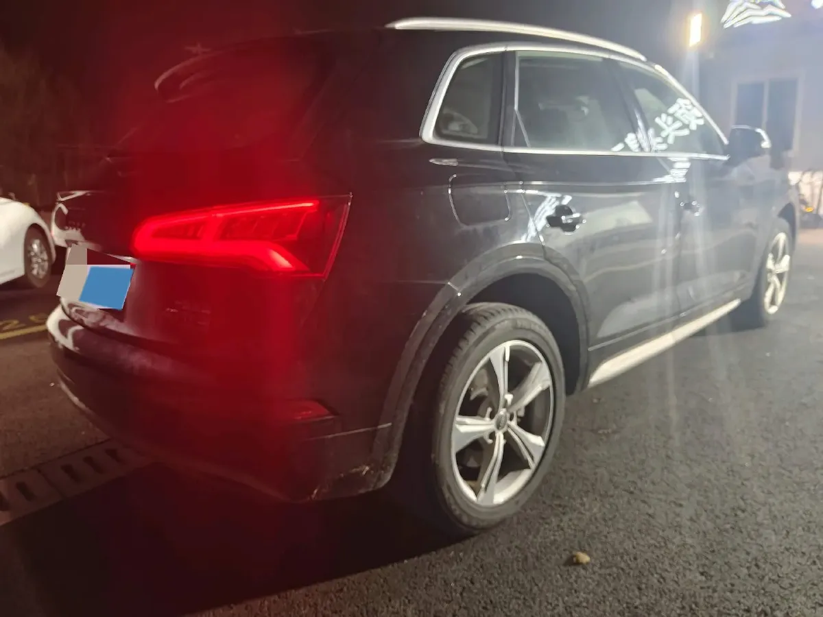 2020 Audi Q5L 2.0T 190HP L4 7DCT,autocango,china used car exporter,china ev exporter,chinese used car exporter,chinese used ev exporter