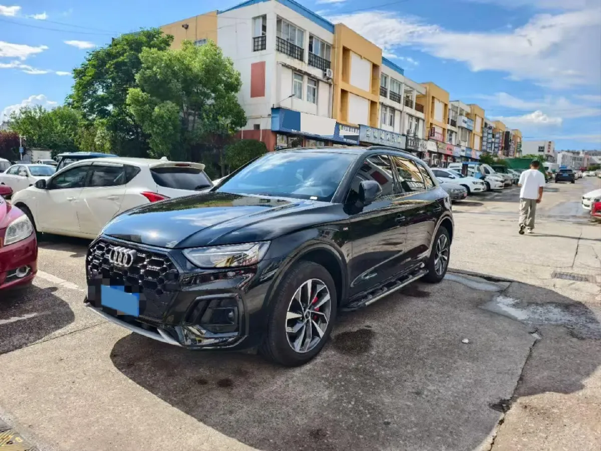 2024 Audi Q5L 2.0T 245HP L4 7DCT,autocango,china used car exporter,china ev exporter,chinese used car exporter,chinese used ev exporter