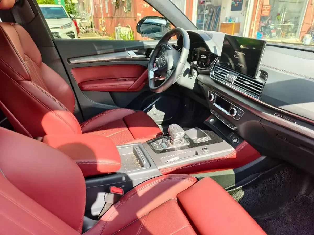 2024 Audi Q5L 2.0T 245HP L4 7DCT,autocango,china used car exporter,china ev exporter,chinese used car exporter,chinese used ev exporter