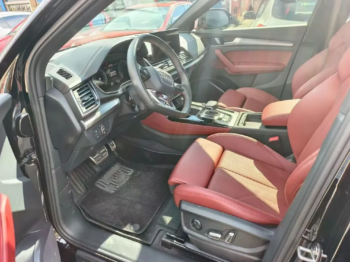 2024 Audi Q5L 2.0T 245HP L4 7DCT,autocango,china used car exporter,china ev exporter,chinese used car exporter,chinese used ev exporter