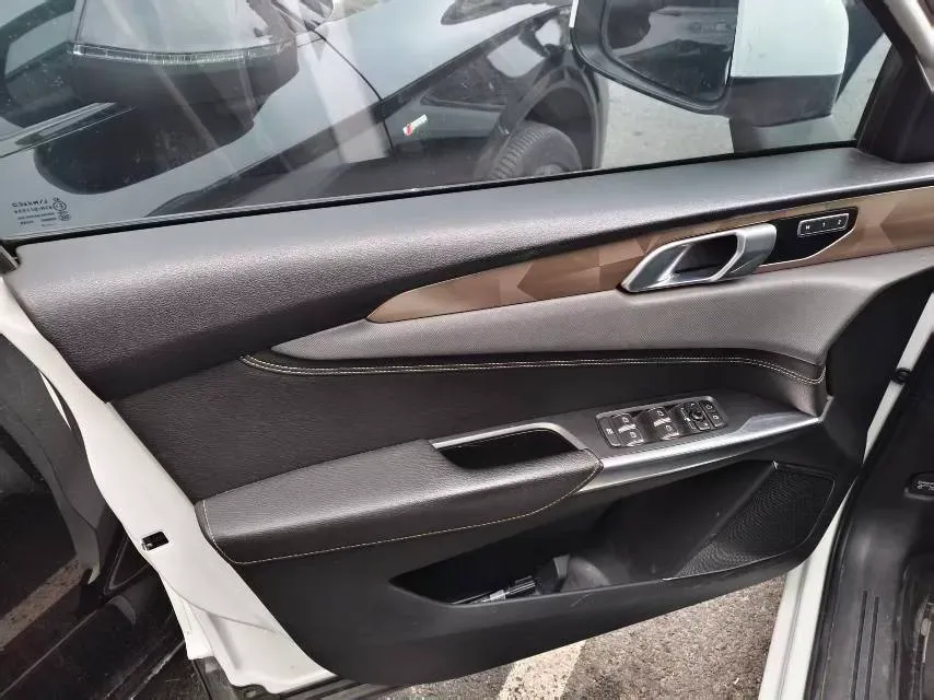 2019 Beijing BJ40 2.0T 218HP L4 6AT,autocango,china used car exporter,china ev exporter,chinese used car exporter,chinese used ev exporter