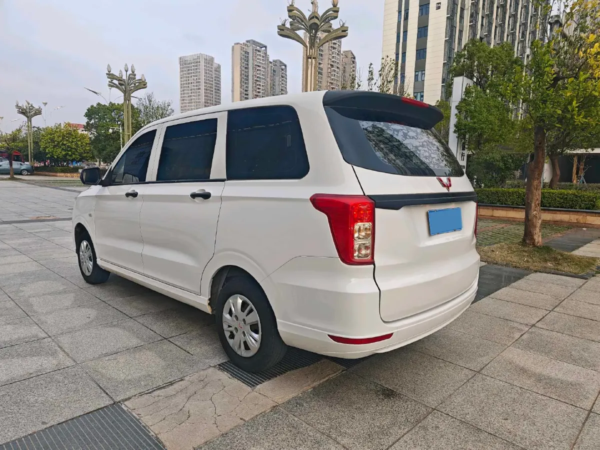 2019 WuLing HongGuang 1.5L 105HP L4 5MT,autocango,china used car exporter,china ev exporter,chinese used car exporter,chinese used ev exporter