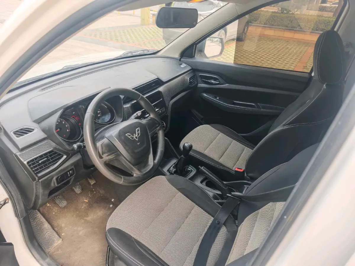 2019 WuLing HongGuang 1.5L 105HP L4 5MT,autocango,china used car exporter,china ev exporter,chinese used car exporter,chinese used ev exporter