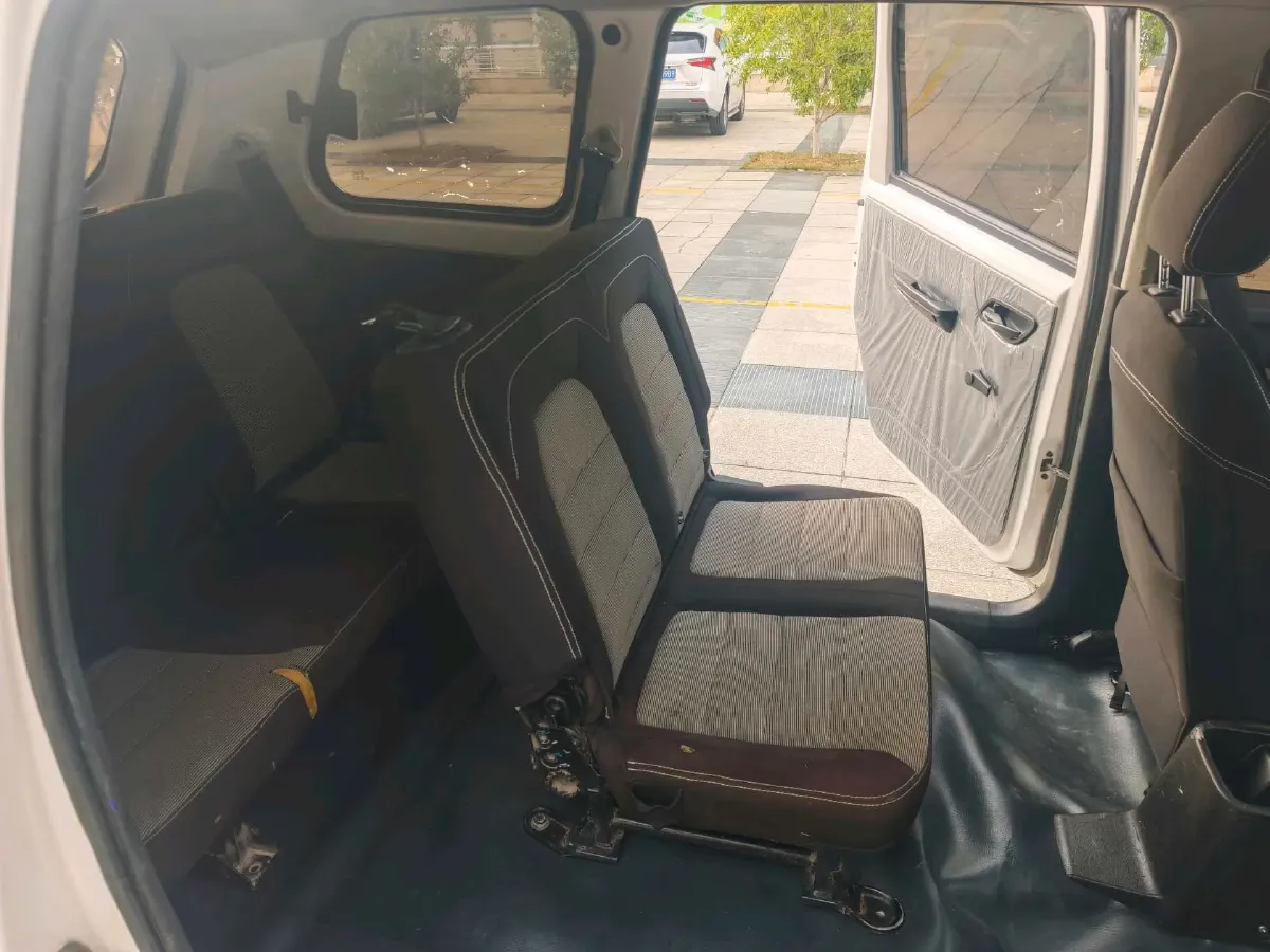 2019 WuLing HongGuang 1.5L 105HP L4 5MT,autocango,china used car exporter,china ev exporter,chinese used car exporter,chinese used ev exporter