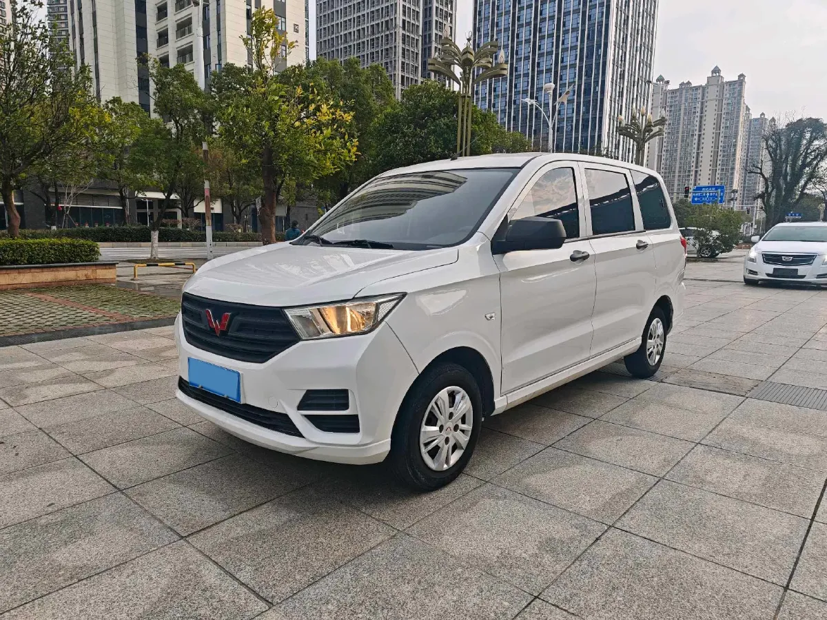 2019 WuLing HongGuang 1.5L 105HP L4 5MT,autocango,china used car exporter,china ev exporter,chinese used car exporter,chinese used ev exporter