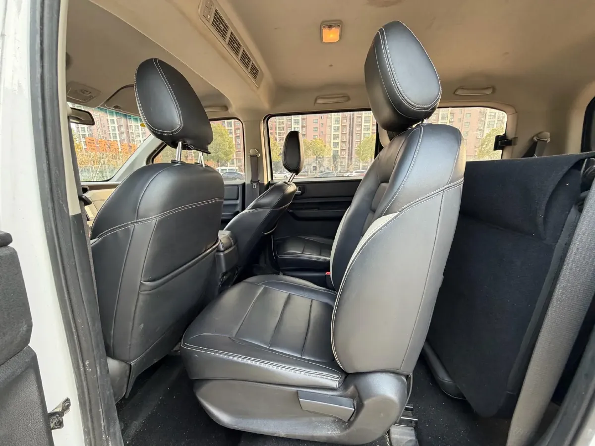 2020 WuLing HongGuang Plus 1.5L 99HP L4 6MT,autocango,china used car exporter,china ev exporter,chinese used car exporter,chinese used ev exporter