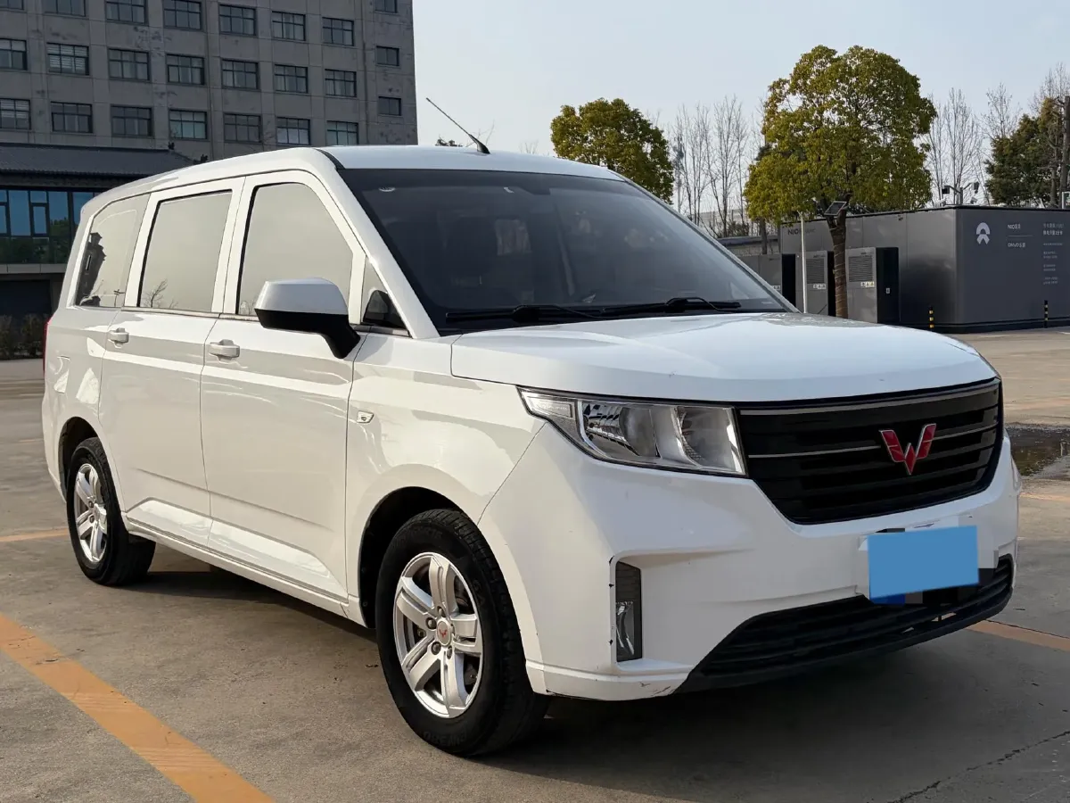 2020 WuLing HongGuang Plus 1.5L 99HP L4 6MT,autocango,china used car exporter,china ev exporter,chinese used car exporter,chinese used ev exporter