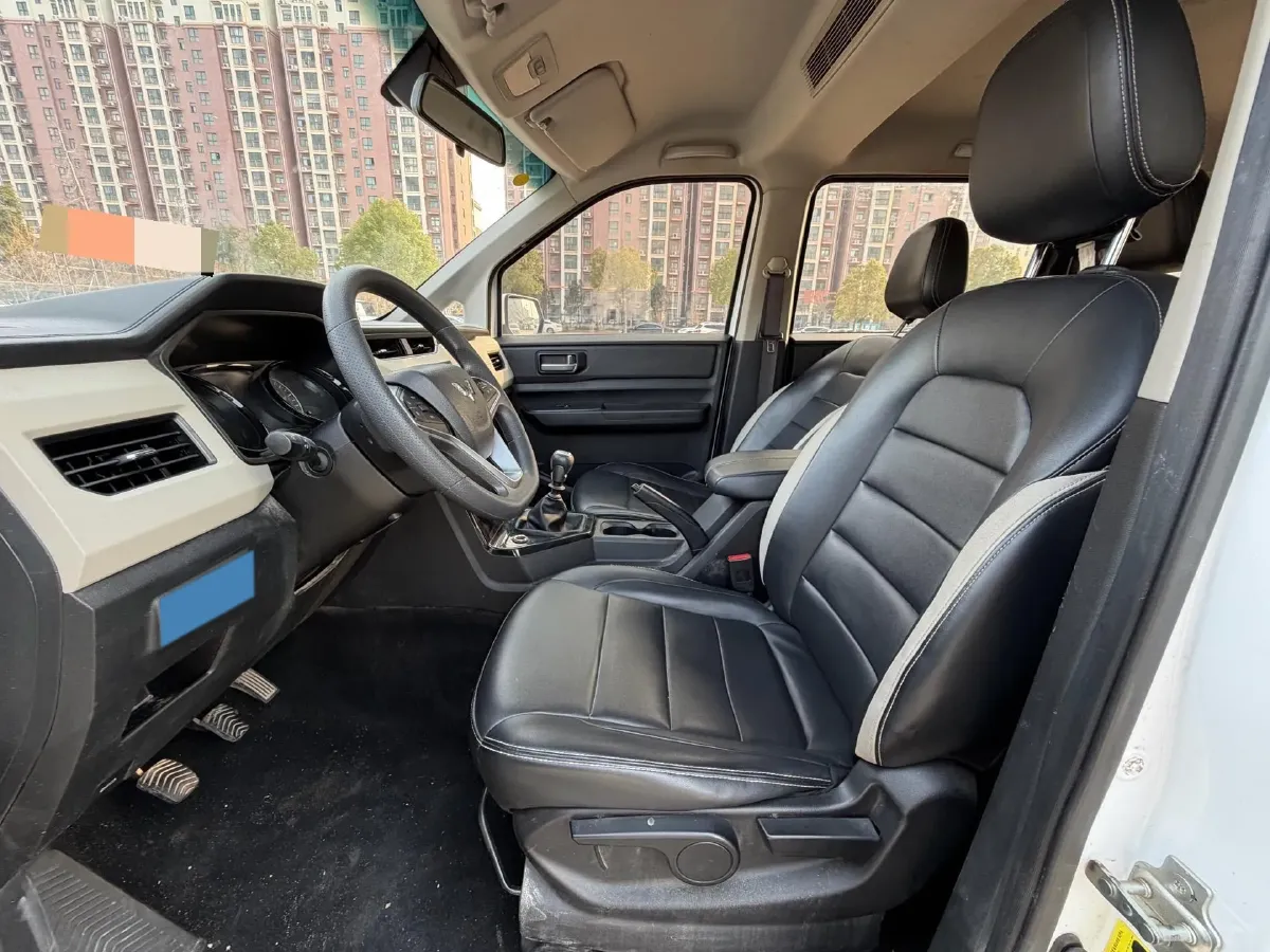 2020 WuLing HongGuang Plus 1.5L 99HP L4 6MT,autocango,china used car exporter,china ev exporter,chinese used car exporter,chinese used ev exporter