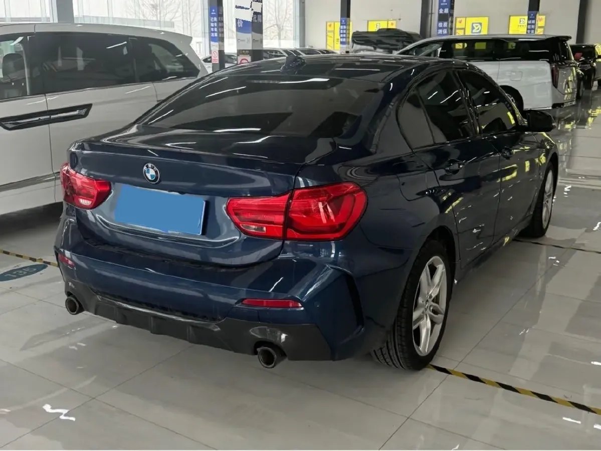 2021 BMW 1 Series 1.5T 140HP L3 7DCT,autocango,china used car exporter,china ev exporter,chinese used car exporter,chinese used ev exporter