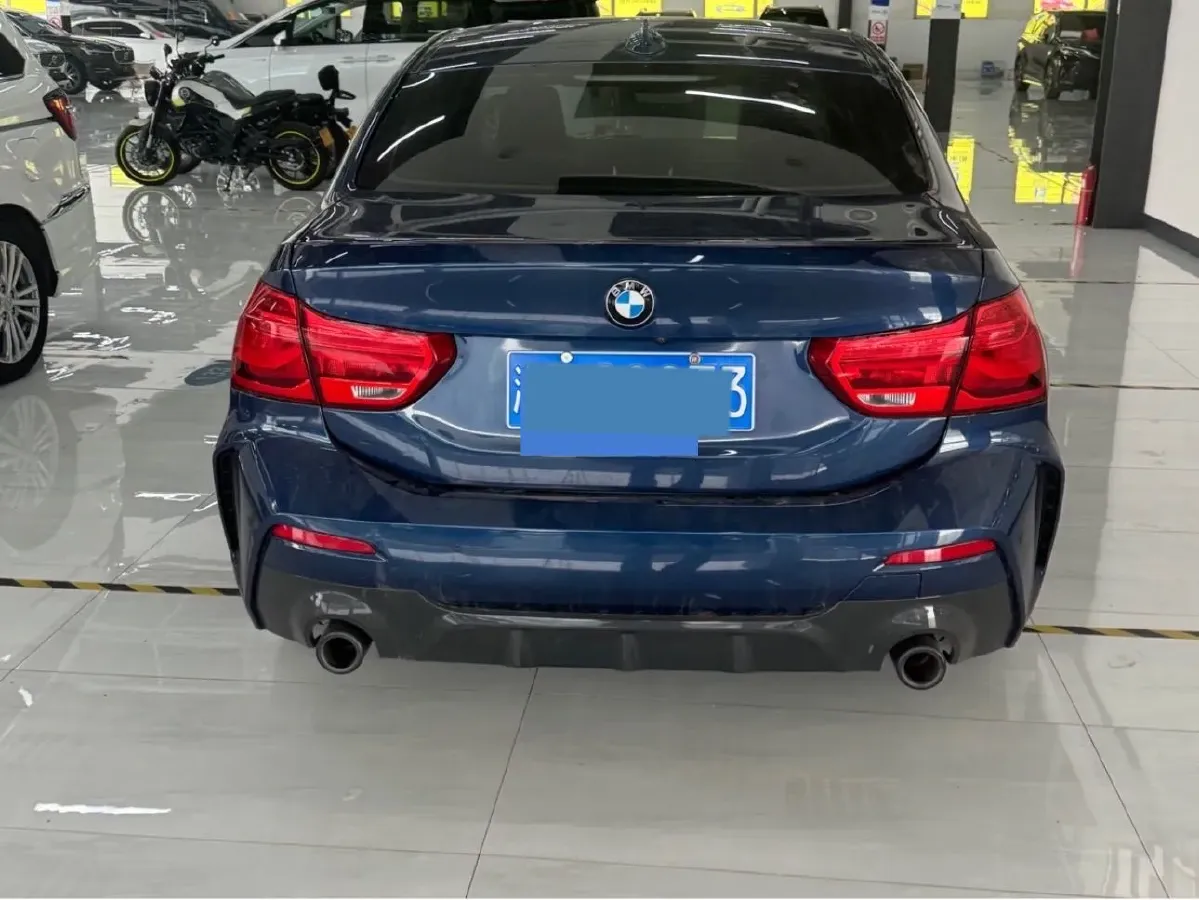 2021 BMW 1 Series 1.5T 140HP L3 7DCT,autocango,china used car exporter,china ev exporter,chinese used car exporter,chinese used ev exporter