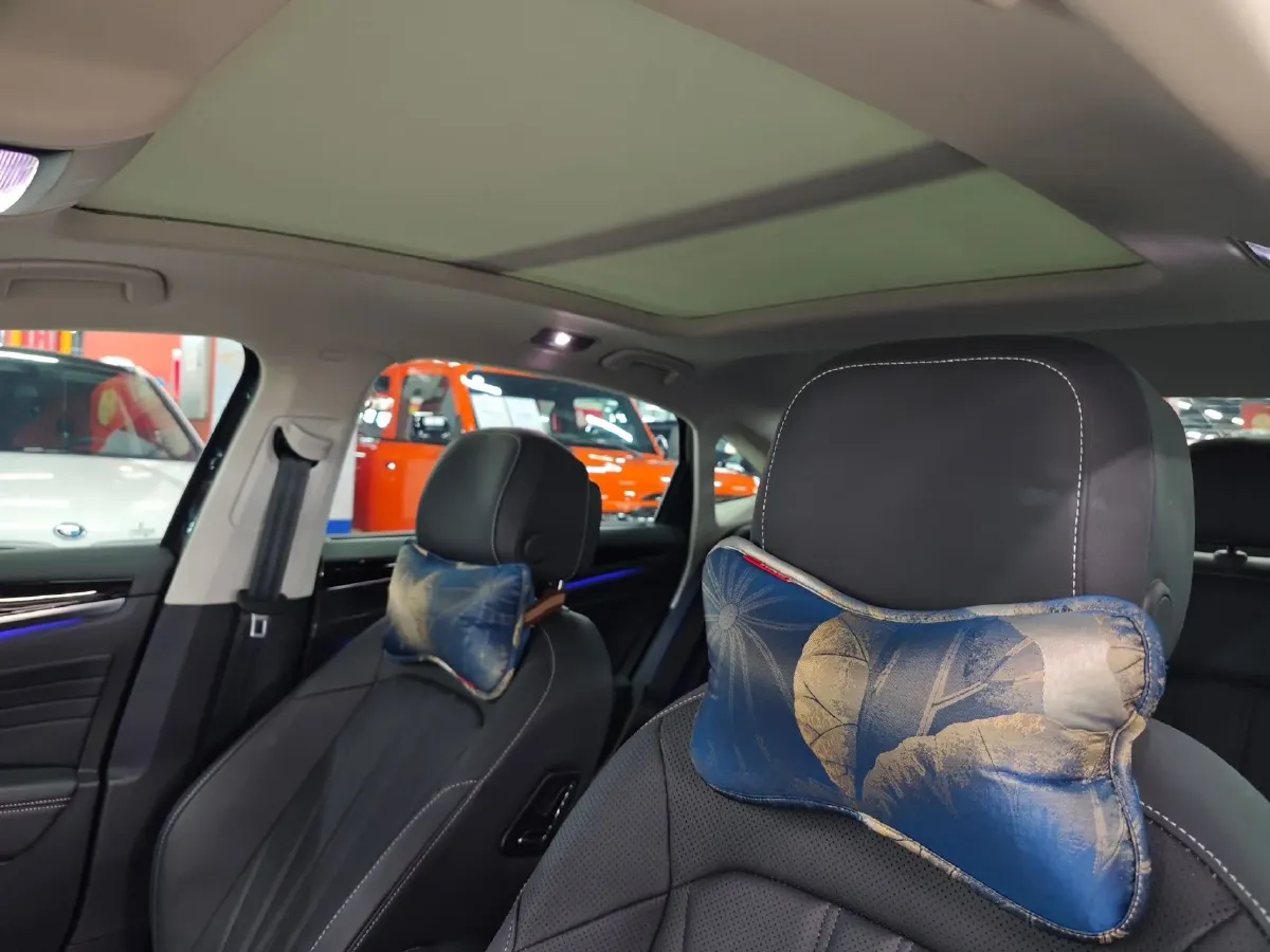 2025 Volkswagen Passat 2.0T 220HP L4 7DCT,autocango,china used car exporter,china ev exporter,chinese used car exporter,chinese used ev exporter