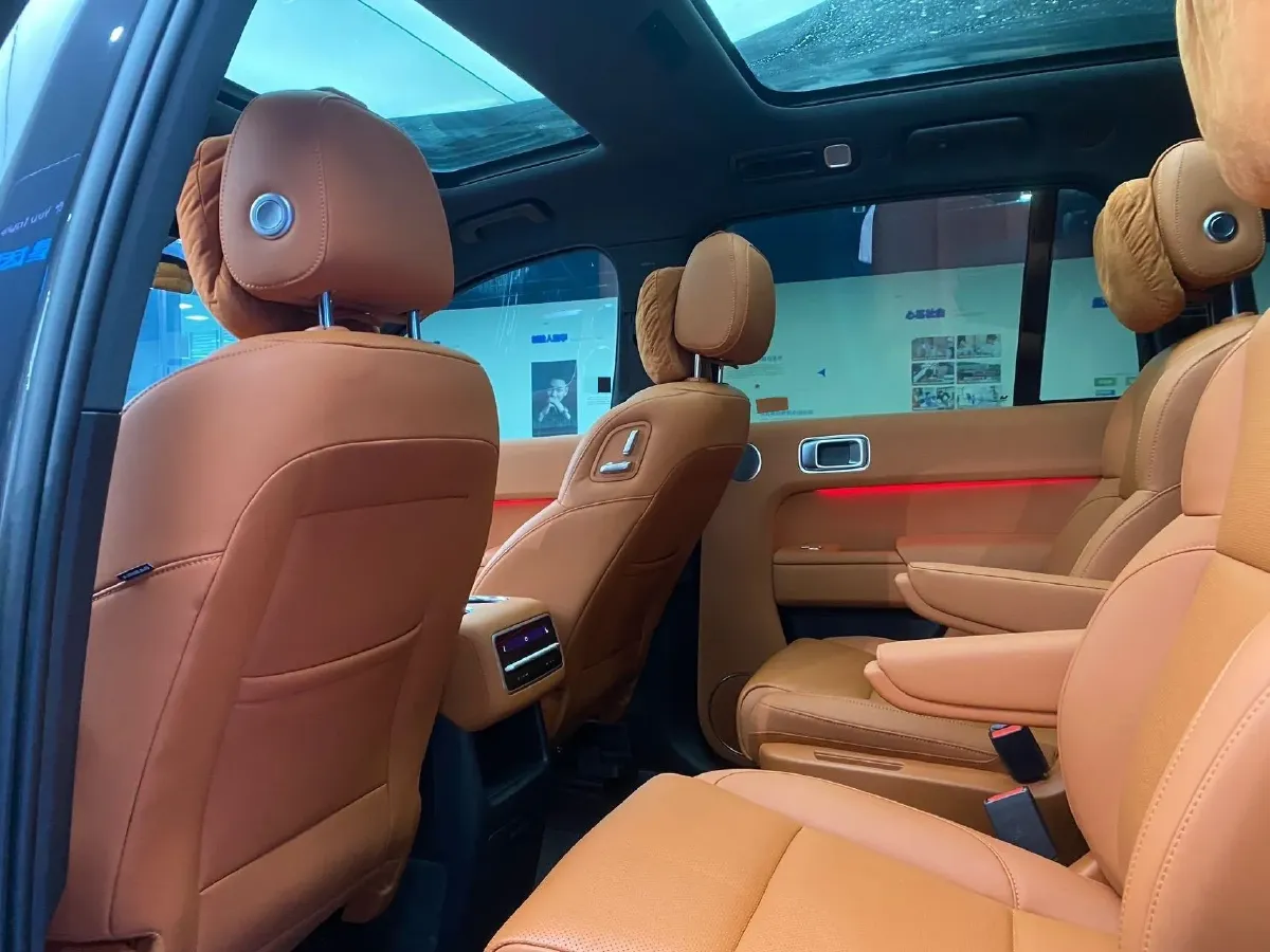 2023 Li L8 Range Extended 154HP REEV 40.9KWH,autocango,china used car exporter,china ev exporter,chinese used car exporter,chinese used ev exporter