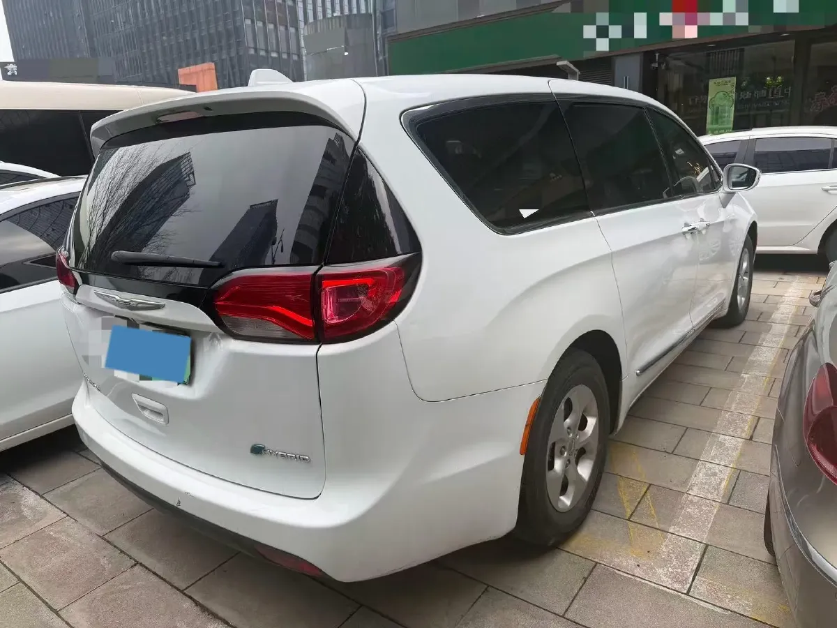 2018 Chrysler Pacifica 3.6L 245HP V6 E-CVT PHEV 16KWH,autocango,china used car exporter,china ev exporter,chinese used car exporter,chinese used ev exporter