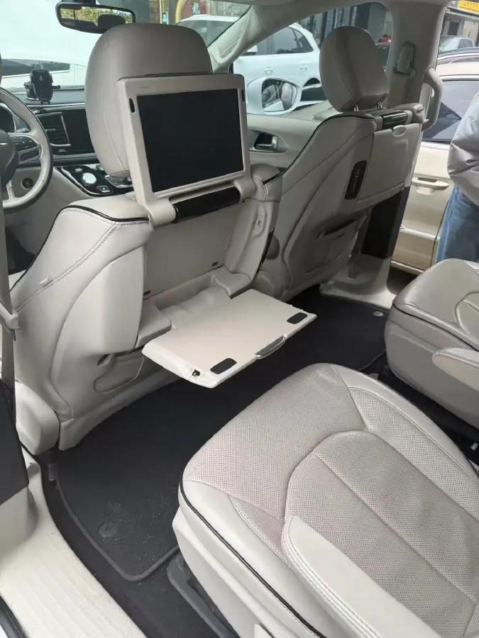 2018 Chrysler Pacifica 3.6L 245HP V6 E-CVT PHEV 16KWH,autocango,china used car exporter,china ev exporter,chinese used car exporter,chinese used ev exporter