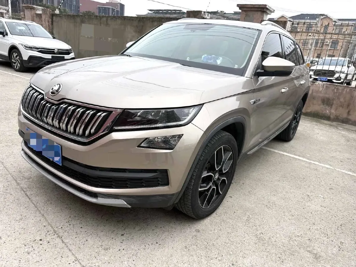 2018 Skoda Kodiak 2.0T 186HP L4 7DCT,autocango,china used car exporter,china ev exporter,chinese used car exporter,chinese used ev exporter