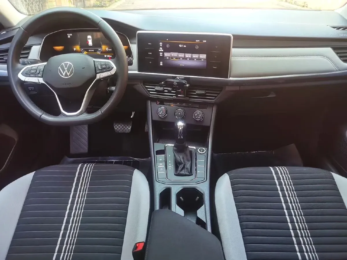 2023 Volkswagen Bora 1.5L 113HP L4 6AT,autocango,china used car exporter,china ev exporter,chinese used car exporter,chinese used ev exporter