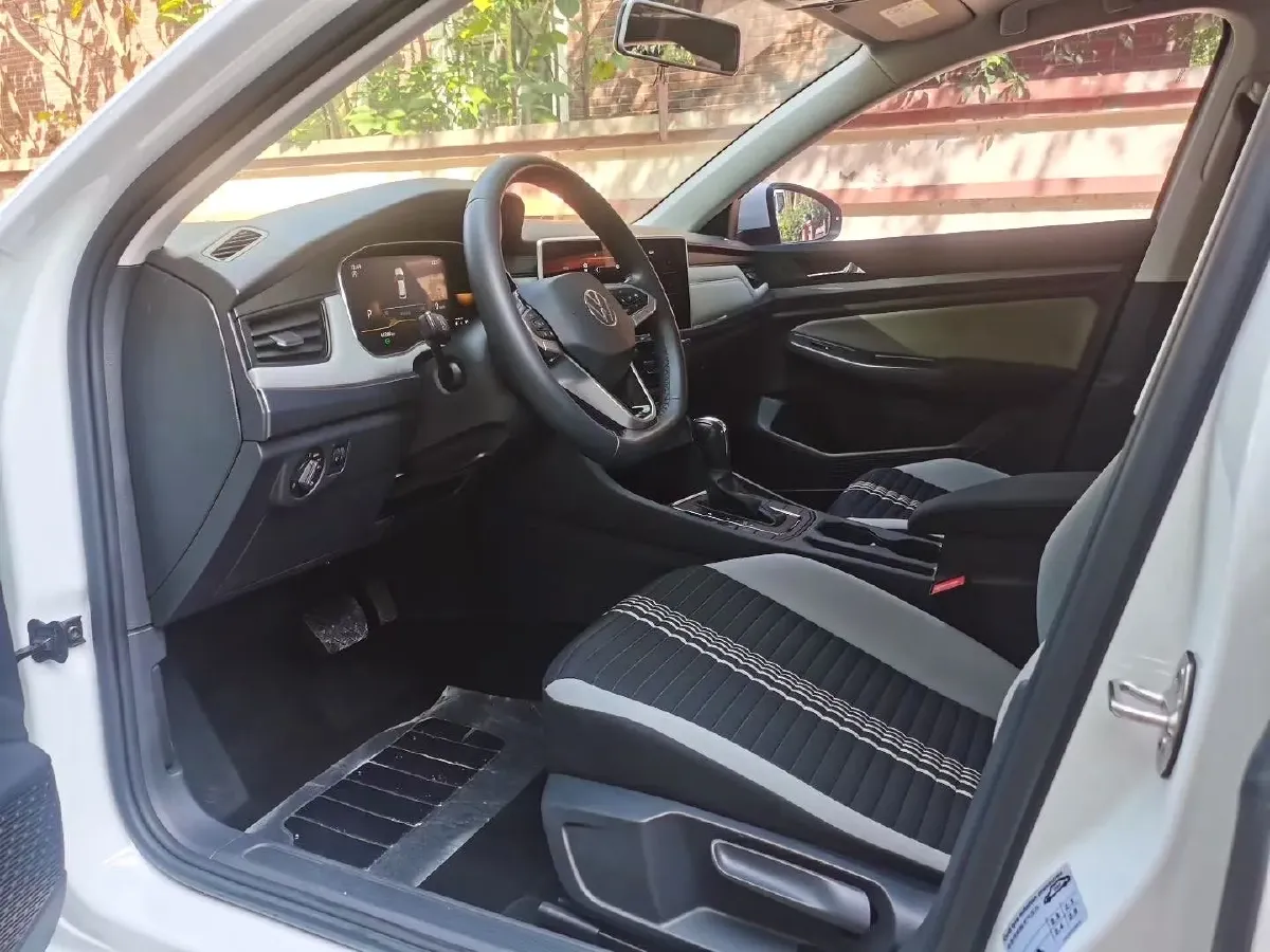 2023 Volkswagen Bora 1.5L 113HP L4 6AT,autocango,china used car exporter,china ev exporter,chinese used car exporter,chinese used ev exporter