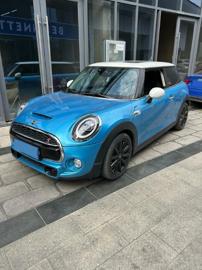 2019 MINI MINI 2.0T 192HP L4 7DCT,autocango,china used car exporter,china ev exporter,chinese used car exporter,chinese used ev exporter