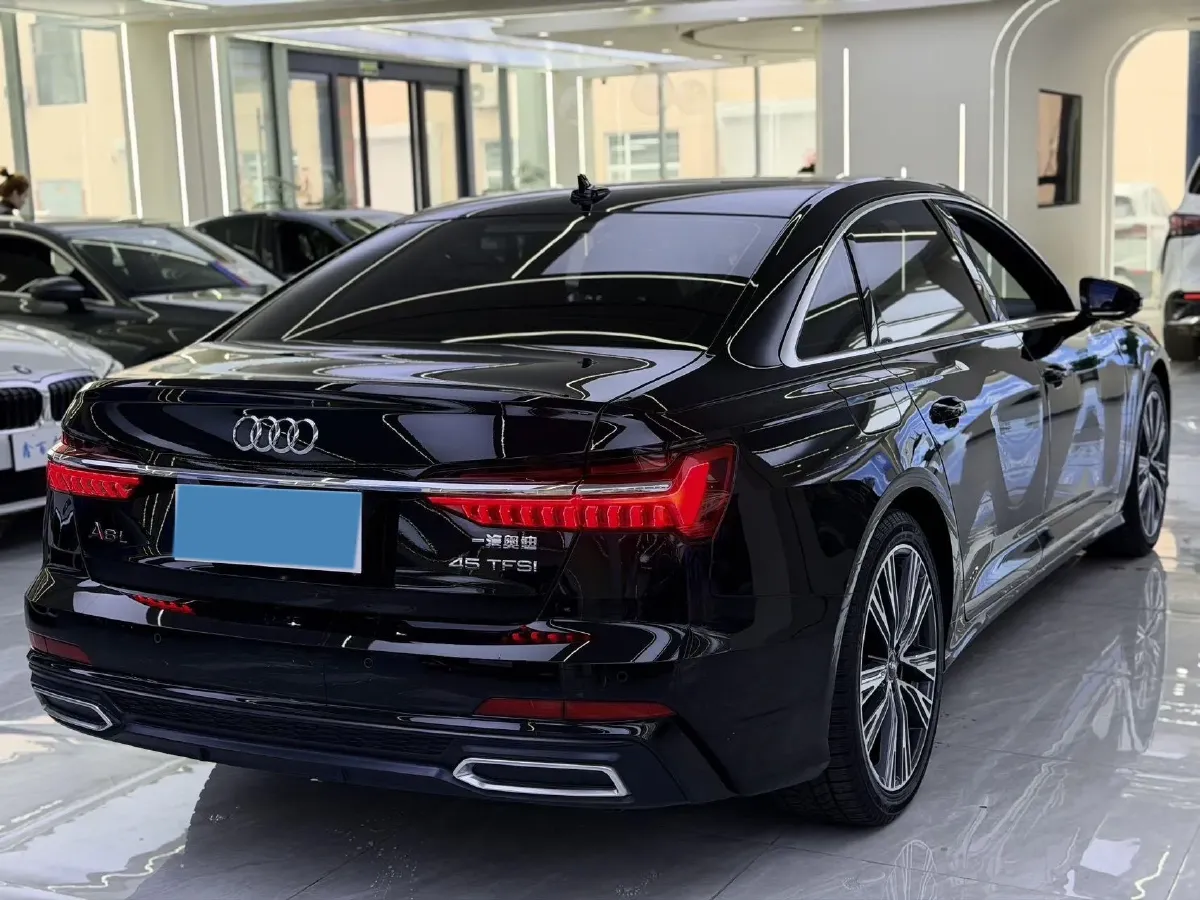 2021 Audi A6L 2.0T 224HP L4 7DCT,autocango,china used car exporter,china ev exporter,chinese used car exporter,chinese used ev exporter