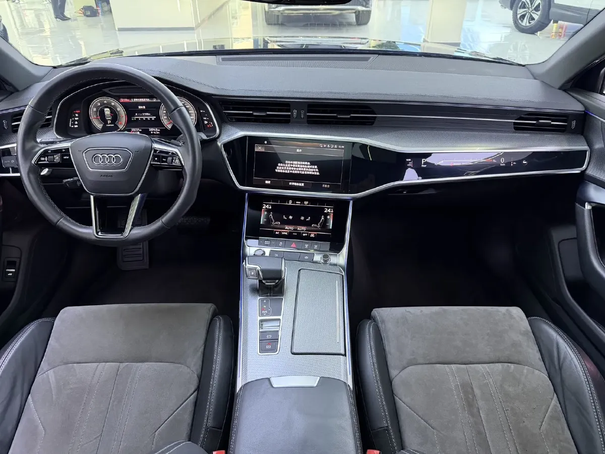 2021 Audi A6L 2.0T 224HP L4 7DCT,autocango,china used car exporter,china ev exporter,chinese used car exporter,chinese used ev exporter