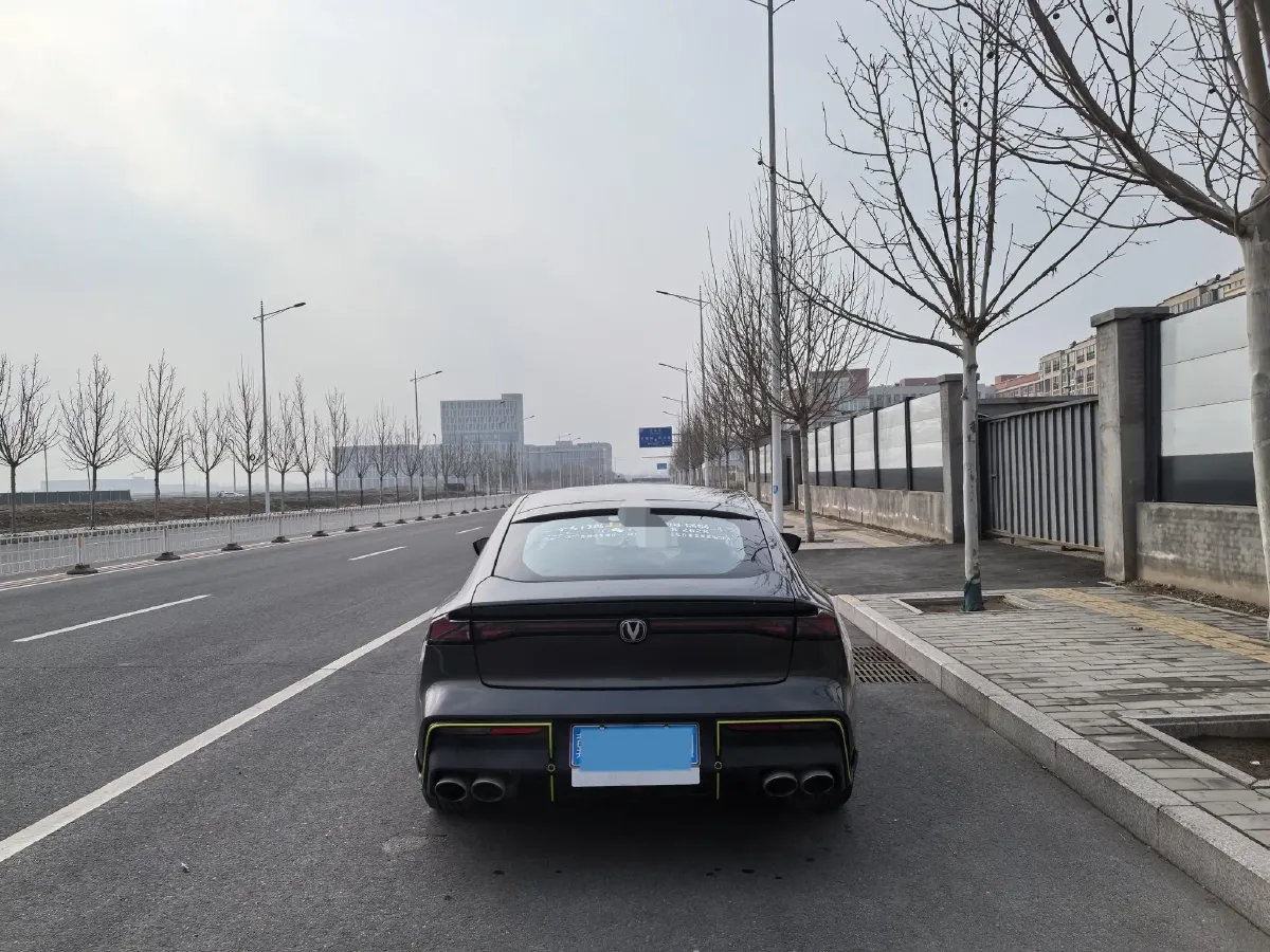 2022 ChangAn UNI-V 1.5T 188HP L4 7DCT,autocango,china used car exporter,china ev exporter,chinese used car exporter,chinese used ev exporter