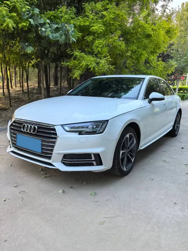 2019 Audi A4L 2.0T 190HP L4 7DCT,autocango,china used car exporter,china ev exporter,chinese used car exporter,chinese used ev exporter