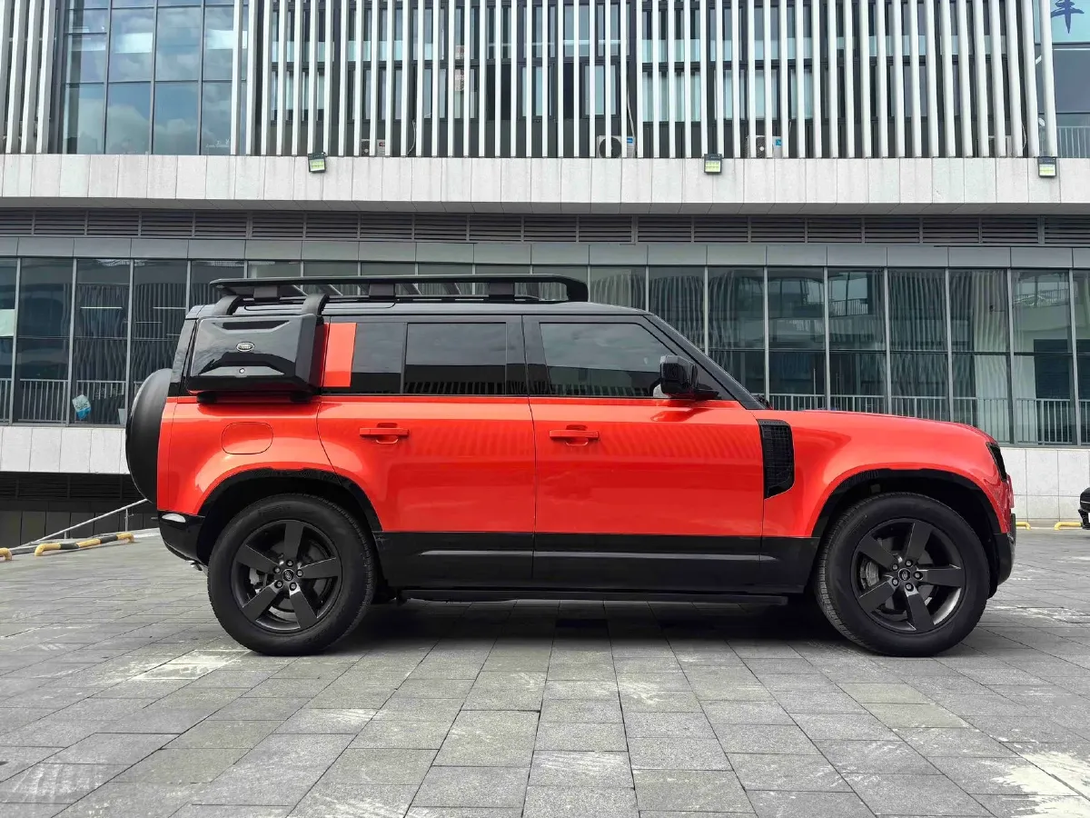 2023 Land Rover Defender 3.0T 400HP L6 8AT,autocango,china used car exporter,china ev exporter,chinese used car exporter,chinese used ev exporter