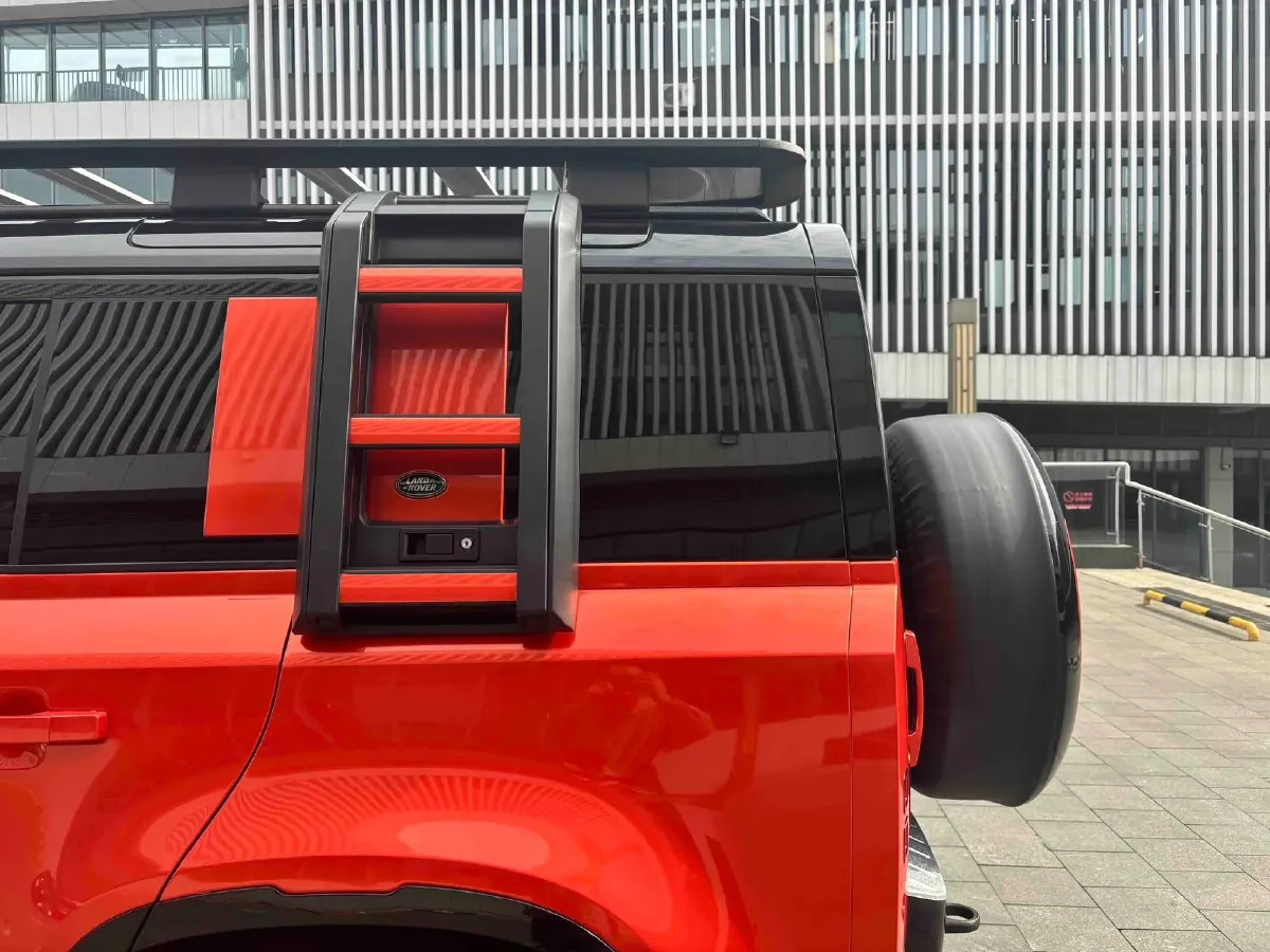 2023 Land Rover Defender 3.0T 400HP L6 8AT,autocango,china used car exporter,china ev exporter,chinese used car exporter,chinese used ev exporter