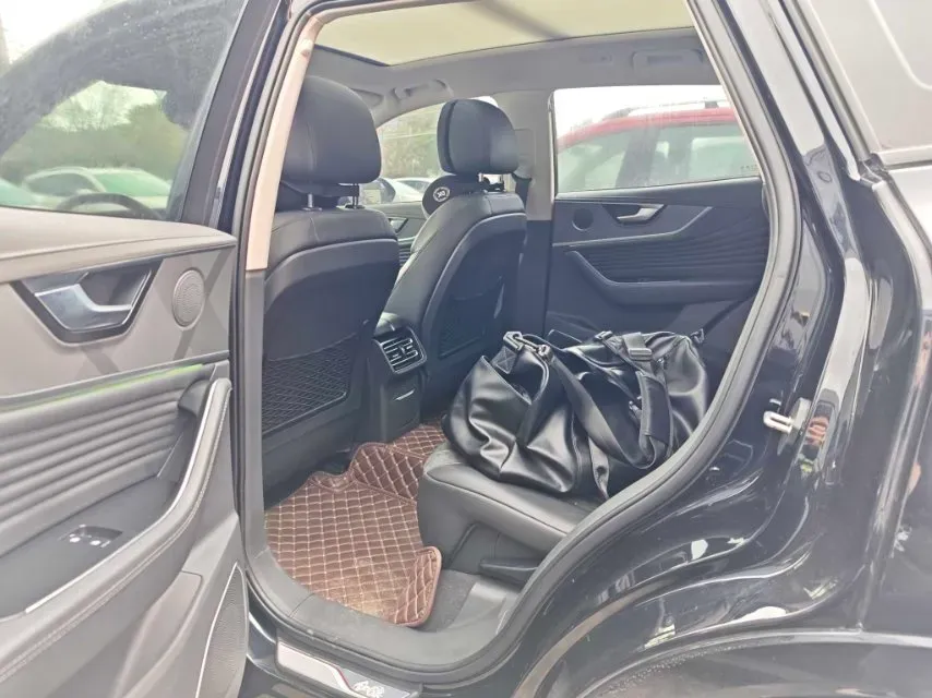 2023 HongQi HS5 2.0T 252HP L4 8AT,autocango,china used car exporter,china ev exporter,chinese used car exporter,chinese used ev exporter