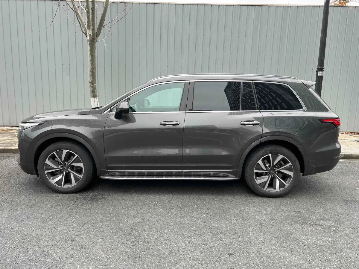 2021 Li ONE Range Extended 131HP REEV 40.5KWH,autocango,china used car exporter,china ev exporter,chinese used car exporter,chinese used ev exporter