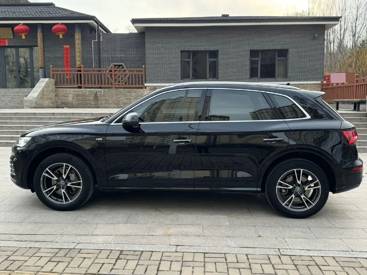 2020 Audi Q5L 2.0T 190HP L4 7DCT,autocango,china used car exporter,china ev exporter,chinese used car exporter,chinese used ev exporter
