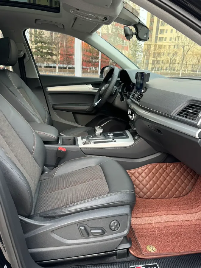 2020 Audi Q5L 2.0T 190HP L4 7DCT,autocango,china used car exporter,china ev exporter,chinese used car exporter,chinese used ev exporter