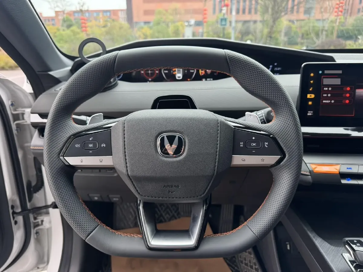 2025 ChangAn UNI-V 1.5T 192HP L4 7DCT,autocango,china used car exporter,china ev exporter,chinese used car exporter,chinese used ev exporter