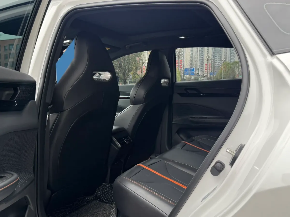 2025 ChangAn UNI-V 1.5T 192HP L4 7DCT,autocango,china used car exporter,china ev exporter,chinese used car exporter,chinese used ev exporter