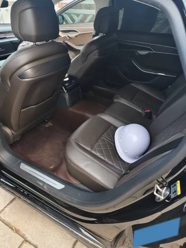 2023 Audi A8 3.0T 286HP V6 8AT,autocango,china used car exporter,china ev exporter,chinese used car exporter,chinese used ev exporter