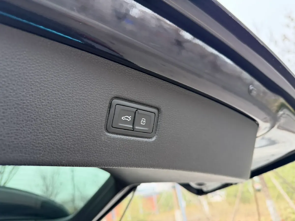 2021 Audi Q7 2.0T 245HP L4 8AT,autocango,china used car exporter,china ev exporter,chinese used car exporter,chinese used ev exporter