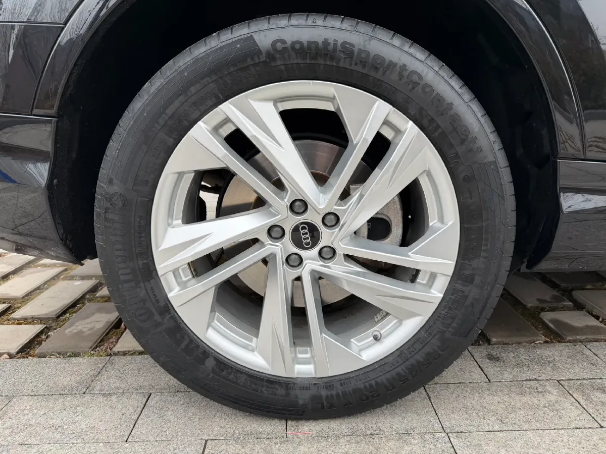 2021 Audi Q7 2.0T 245HP L4 8AT,autocango,china used car exporter,china ev exporter,chinese used car exporter,chinese used ev exporter