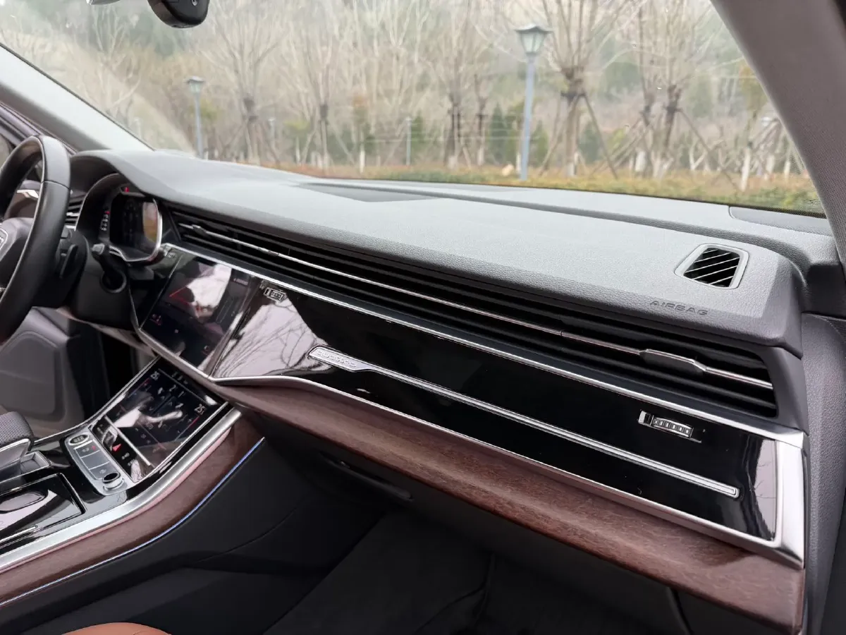 2021 Audi Q7 2.0T 245HP L4 8AT,autocango,china used car exporter,china ev exporter,chinese used car exporter,chinese used ev exporter