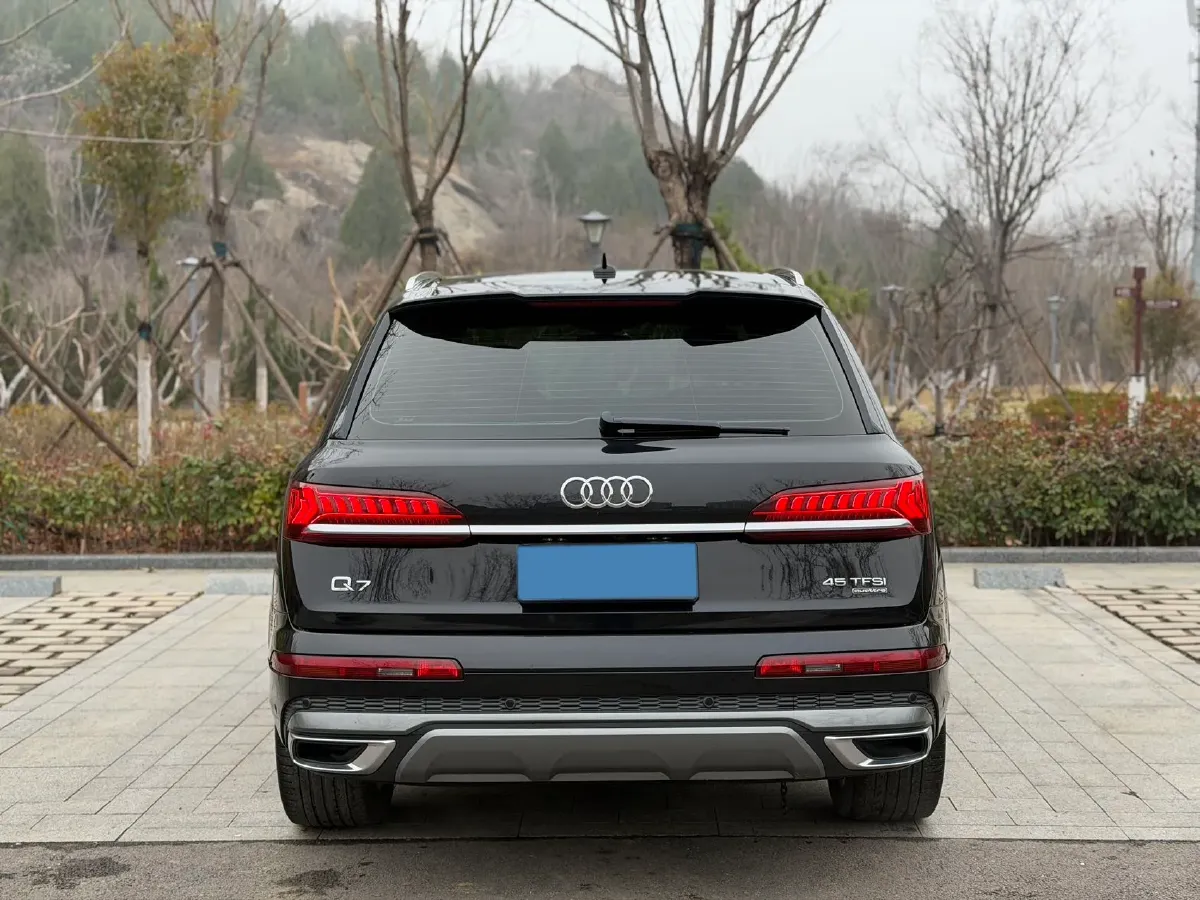 2021 Audi Q7 2.0T 245HP L4 8AT,autocango,china used car exporter,china ev exporter,chinese used car exporter,chinese used ev exporter